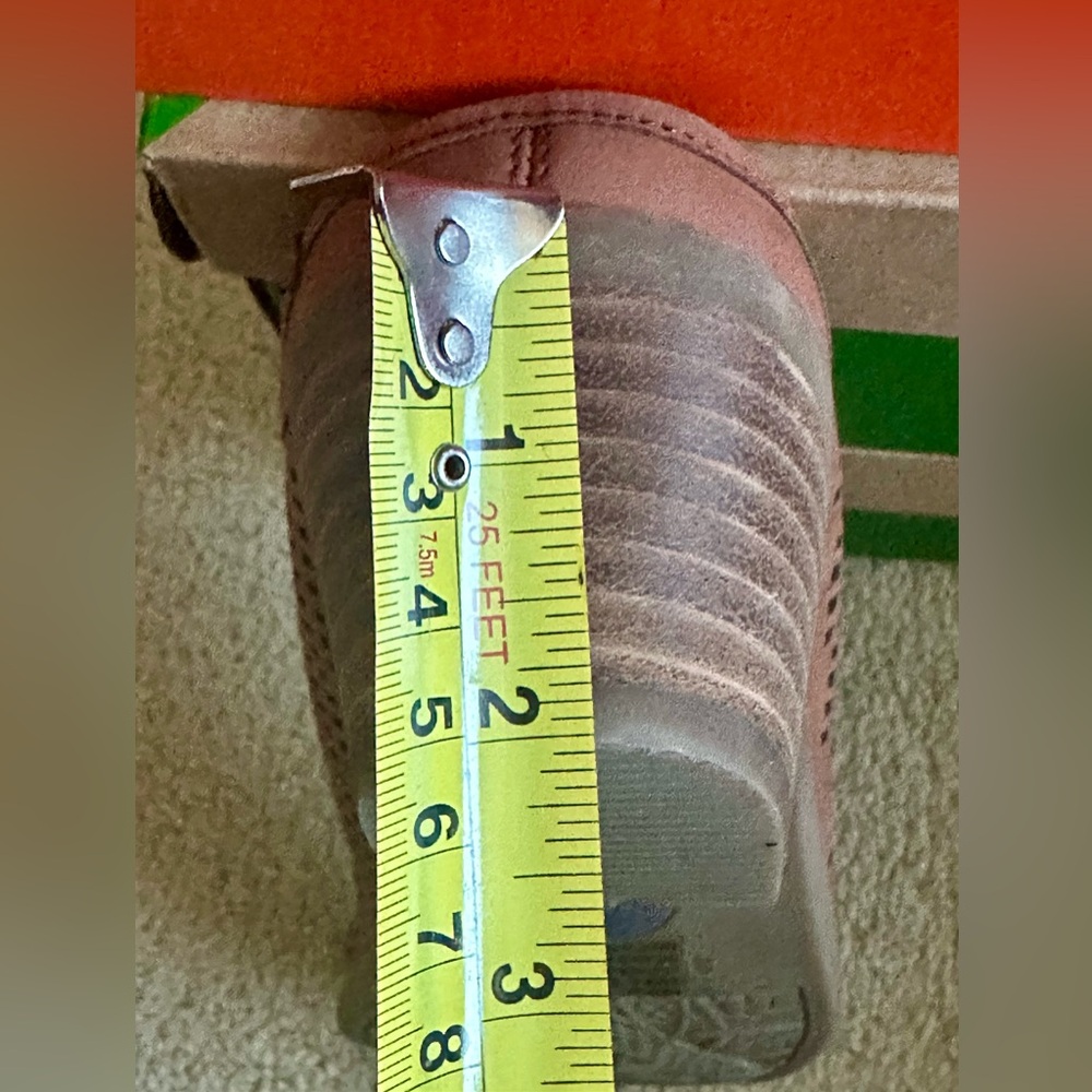 Stylish Ribbed Slip-On Shoes - Picture 8 of 10